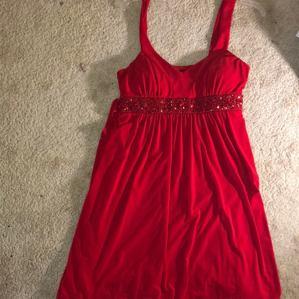 Dresses - Picture 2 of 3